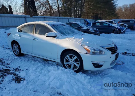 2015 Nissan Altima 2.5 из США, поврежденный, VIN 1N4AL3AP5FC284411